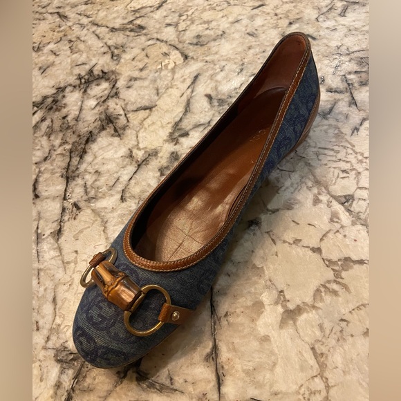 Gucci Logo-Printed Denim Ballet Flats With Bamboo Buckle - Picture 7 of 11